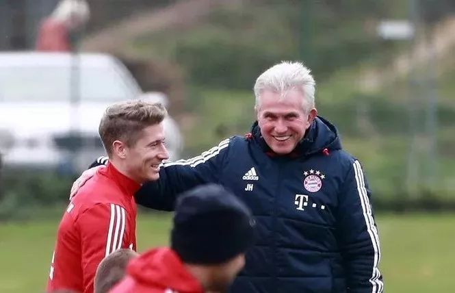 中脱颖而出 中脱颖而出