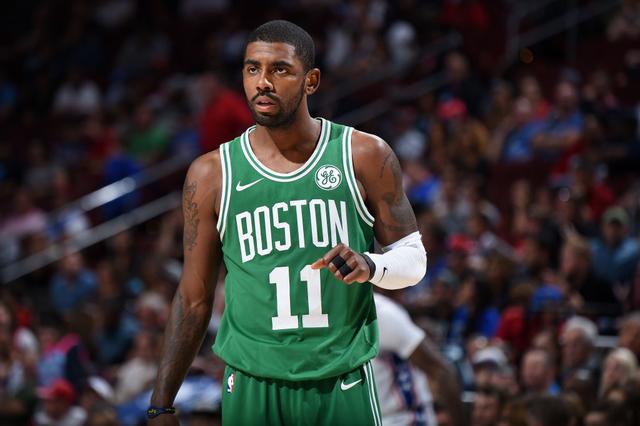 荧幕前集体 荧幕前集体