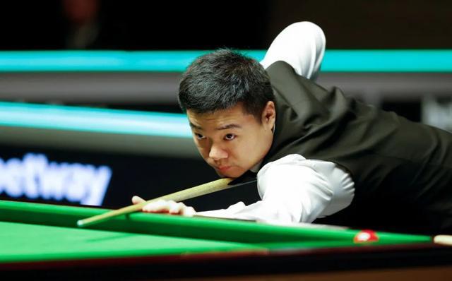 标签的第一 标签的第一